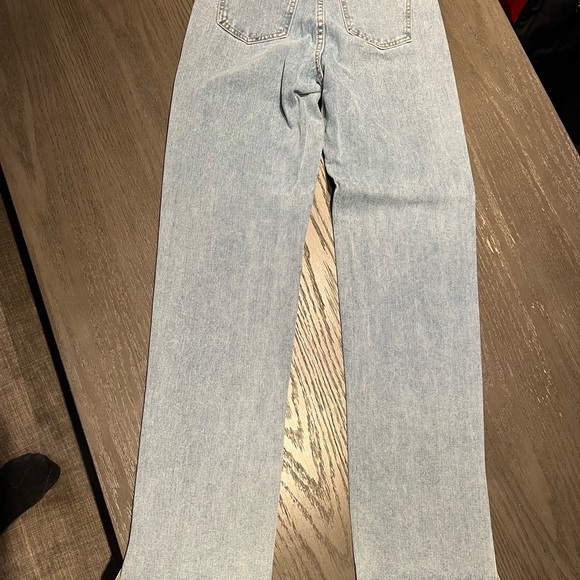 Brand new BOOHOO jeans size 4. High rise/ straight leg - Picture 3 of 5
